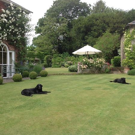 Отель Brunton Farmhouse Collingbourne Kingston Экстерьер фото